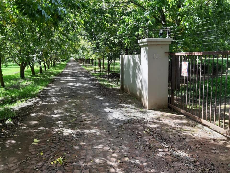 Green Willows Guest House Skeerpoort Екстер'єр фото